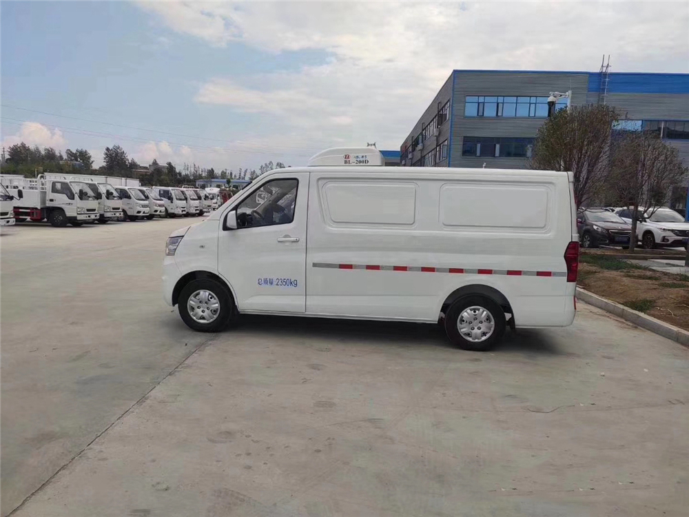 國六·長安睿行M80 面包冷藏車