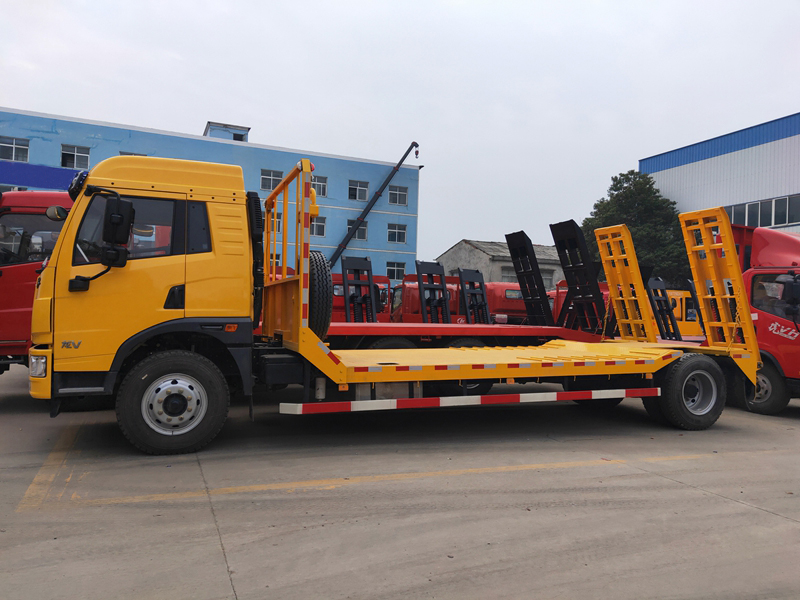 解放凹板單橋平板車(chē)