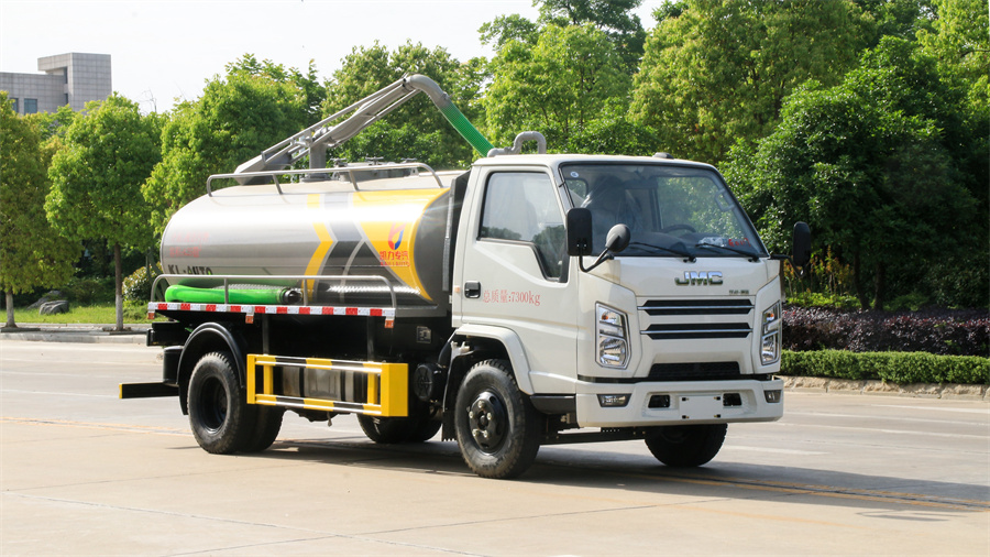 5噸吸糞車-程力江鈴順達(dá)5方吸糞車化糞池處理車廠家價(jià)格